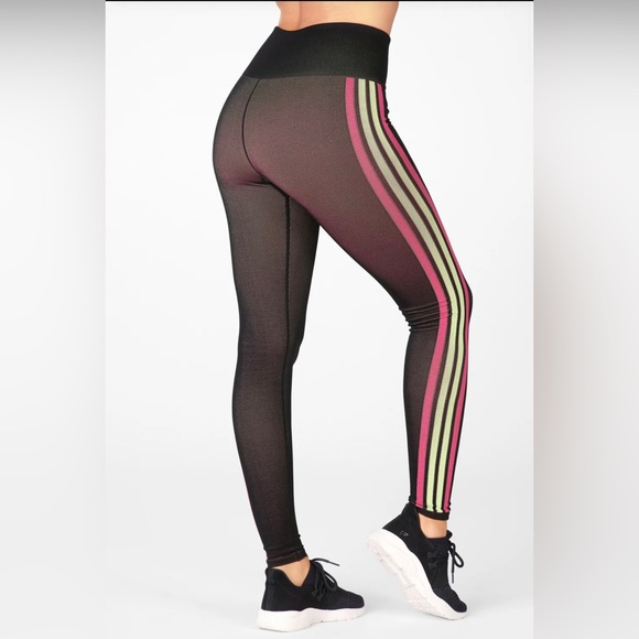 COPY - Black/Pink Fabletics Aisley Seamless Stripe Leggings Size Medium - Picture 2 of 4